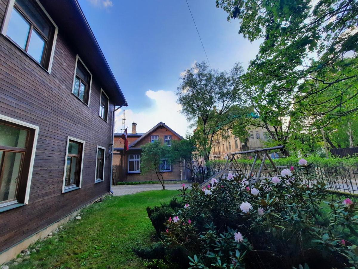 Wooden House Near Center Vakantiehuis