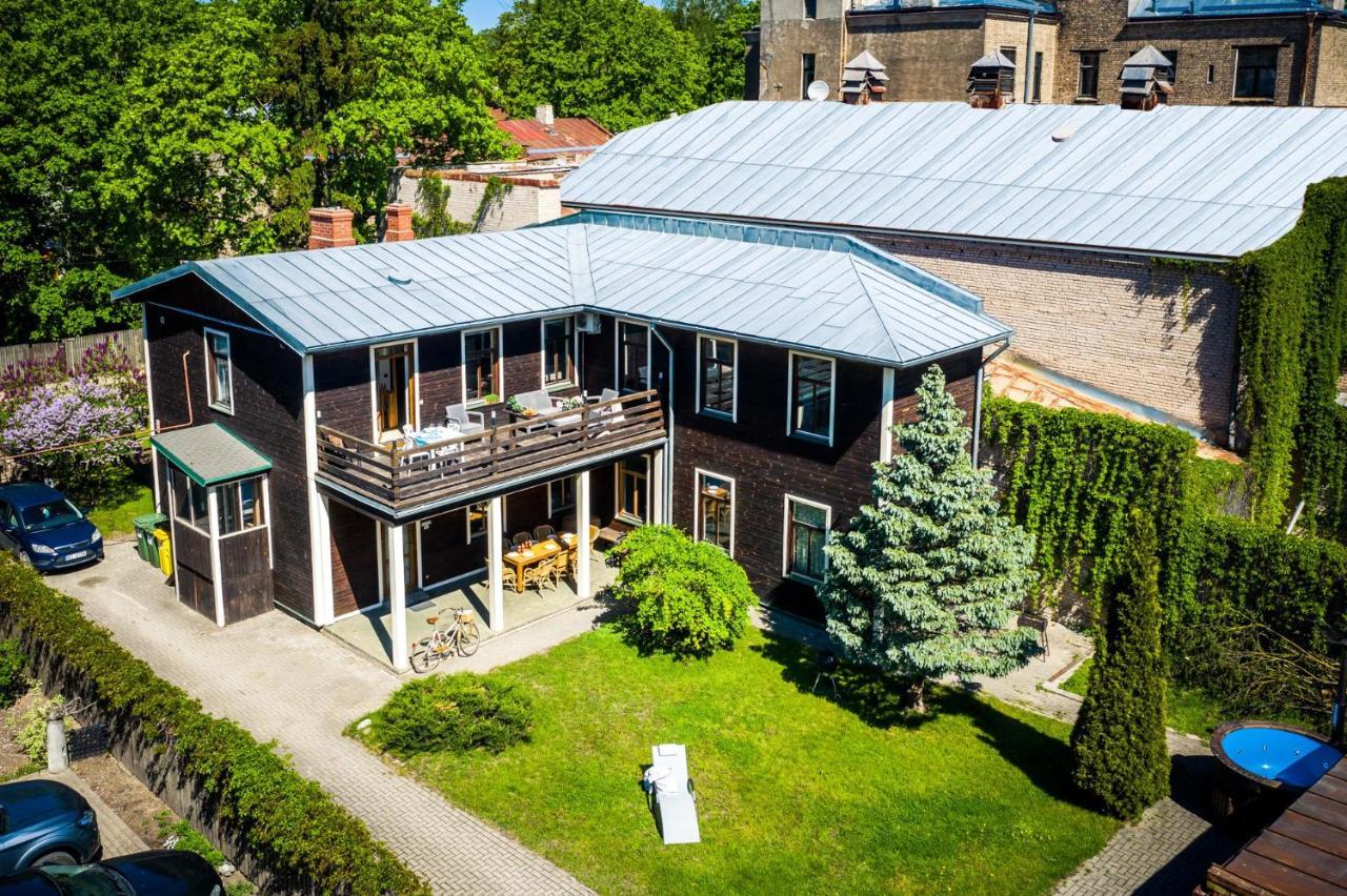 Vakantiehuis Wooden House Near Center Riga